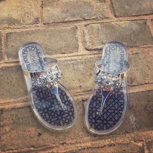 Jewel flat sandals size 6
